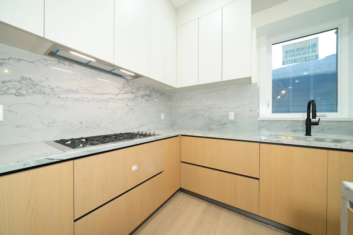 Primary Bathroom Photo of 1 5091 Buxton Street, Burnaby, BC