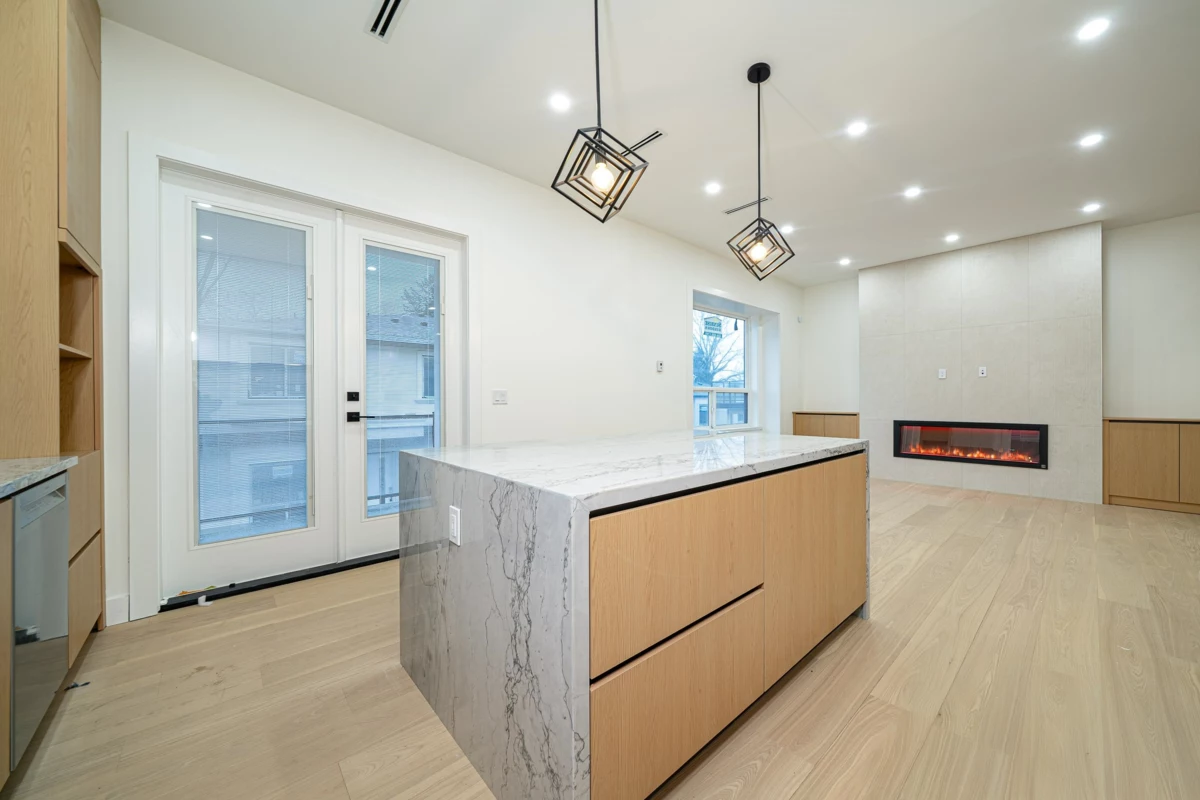 Walk-In Closet Photo of 1 5091 Buxton Street, Burnaby, BC