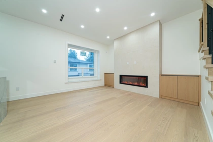 1 5091 Buxton Street, Burnaby, BC