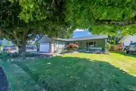MLS R3027640