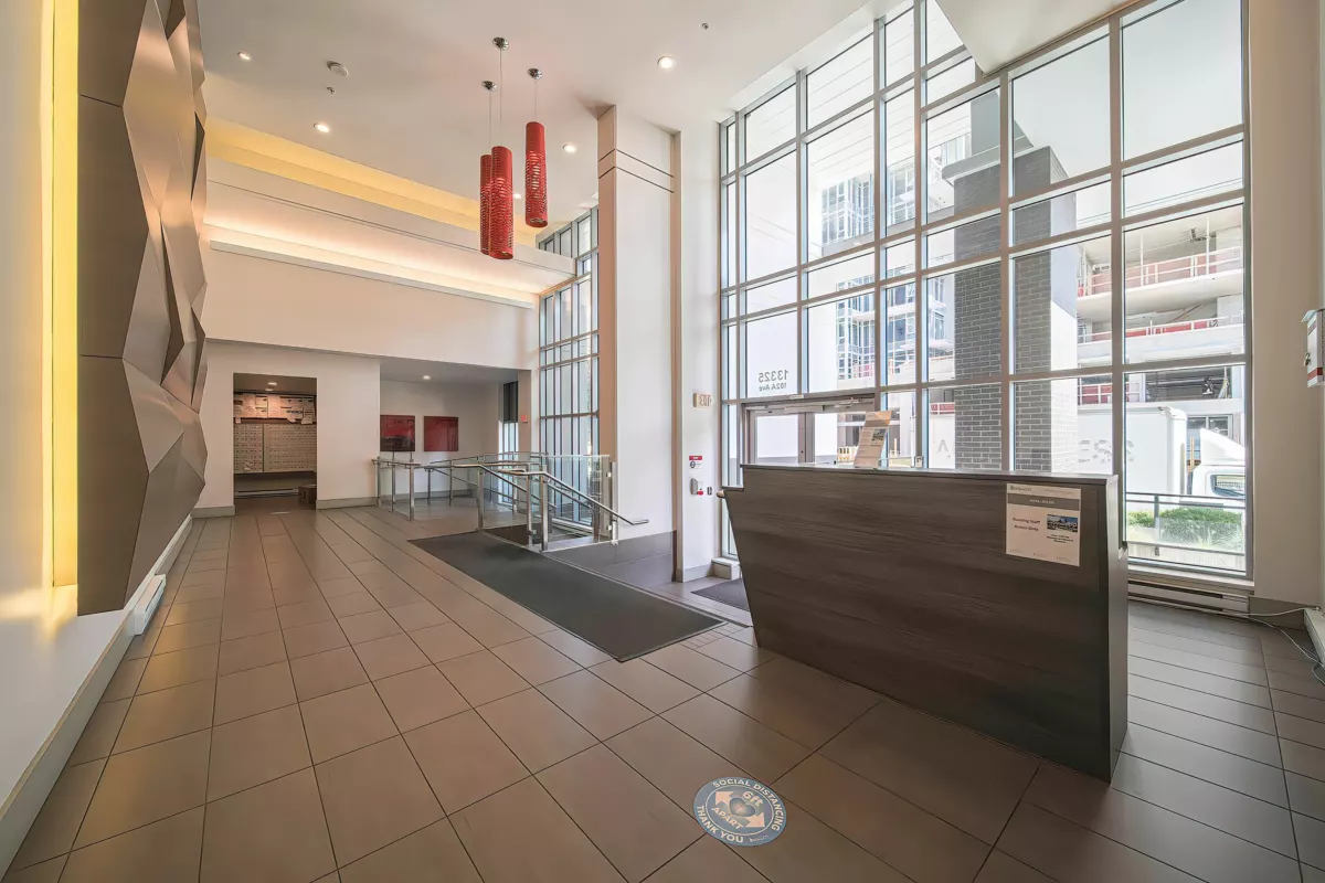 Guest Bathroom Photo of 2309 13325 102a Avenue, Surrey, BC