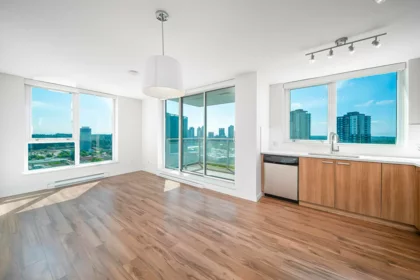 2309 13325 102a Avenue, Surrey, BC, Whalley — 1 bed apartment/condo for sale