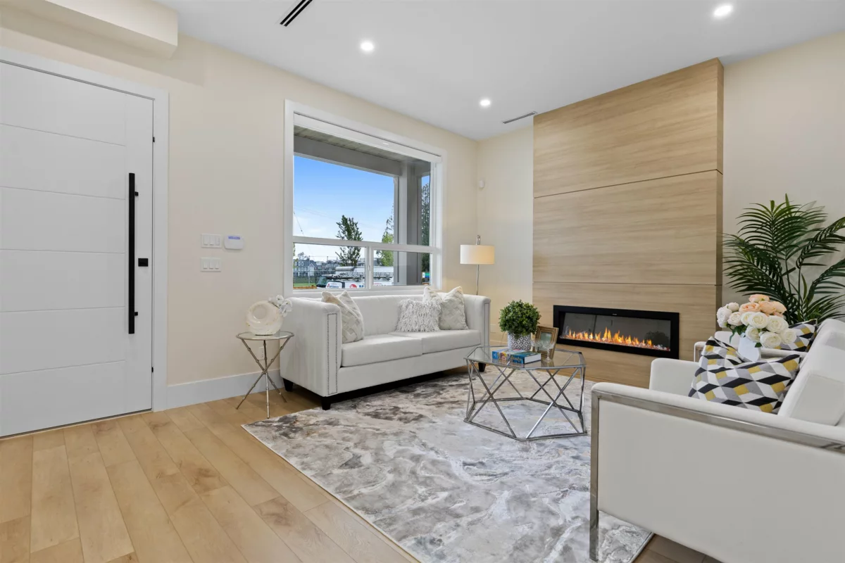 Living Room Photo of 20158 82 Avenue, Langley, BC