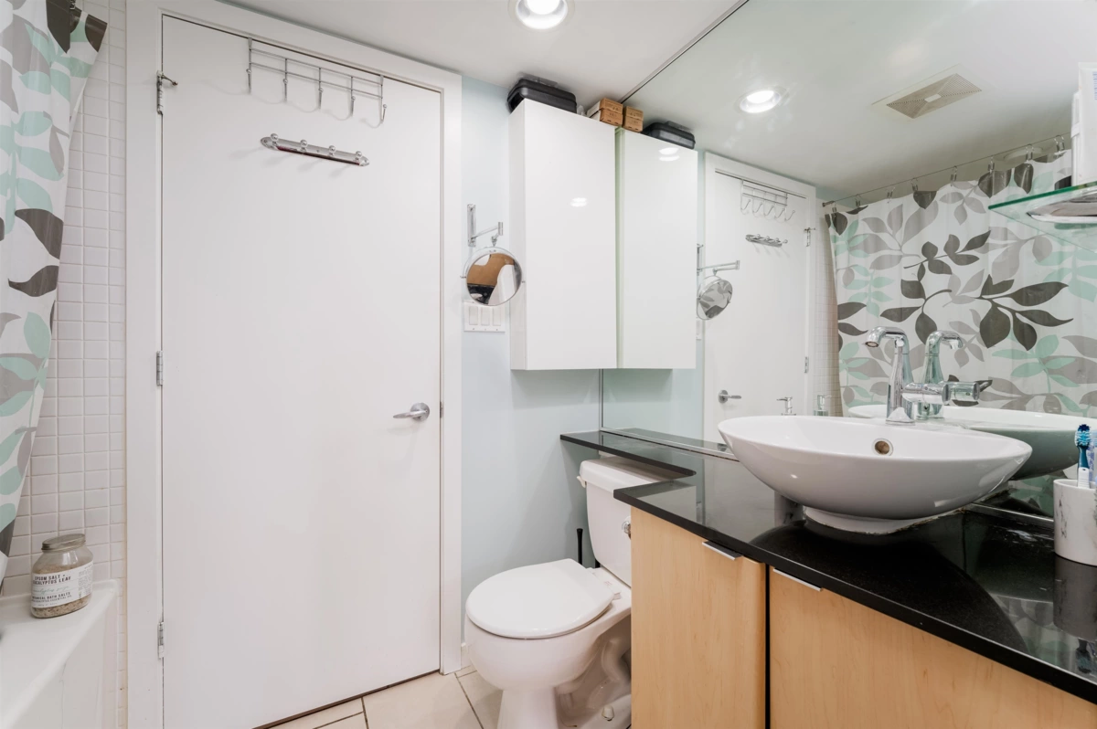 Powder Room Photo of 506 989 Beatty Street, Vancouver, BC