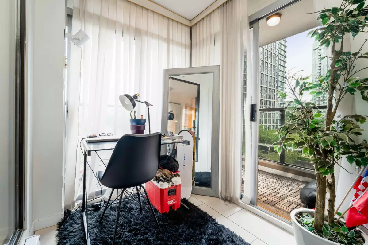 Walk-In Closet Photo of 506 989 Beatty Street, Vancouver, BC