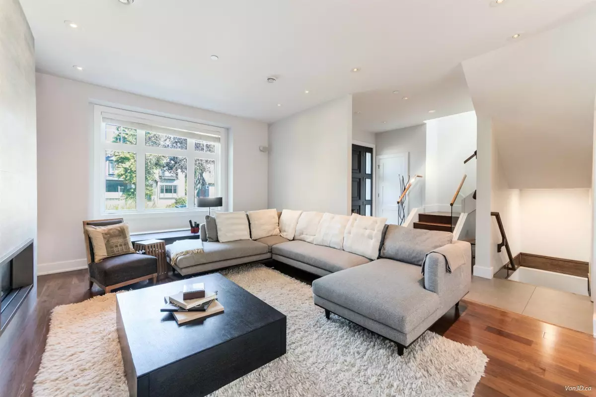 Dining Area Photo of 4698 W 11th Avenue, Vancouver, BC