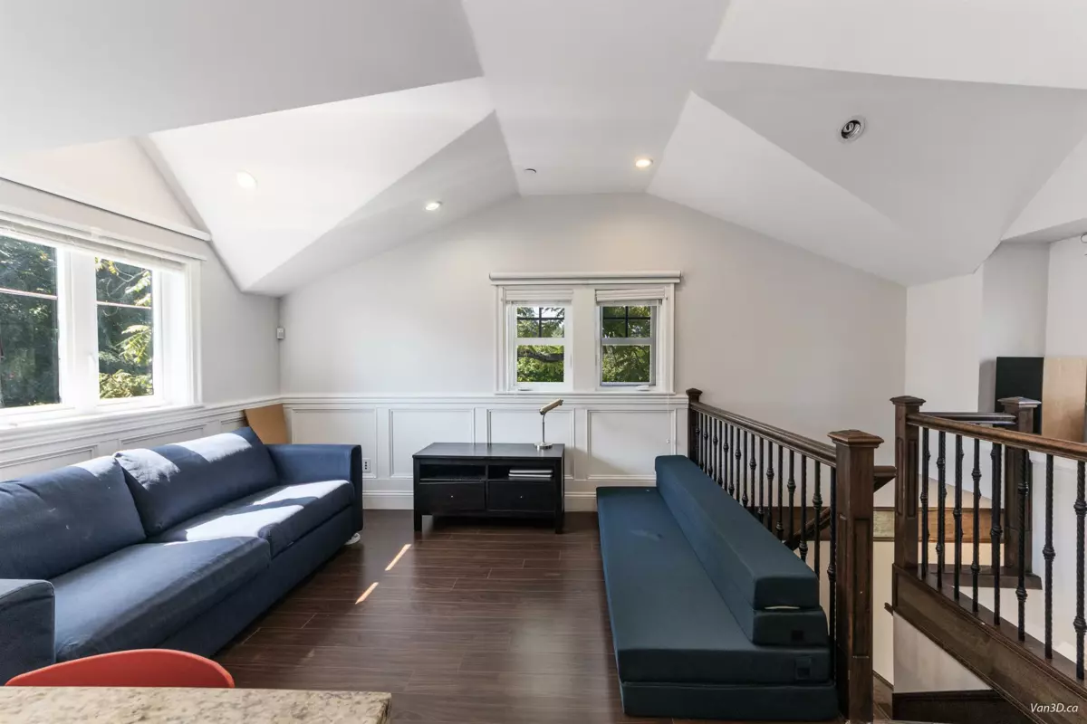 Hot Tub / Spa Photo of 4698 W 11th Avenue, Vancouver, BC