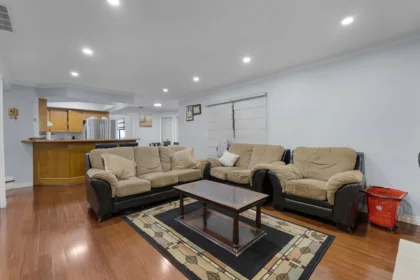 Hallway Photo of 7008 129a Street, Surrey, BC