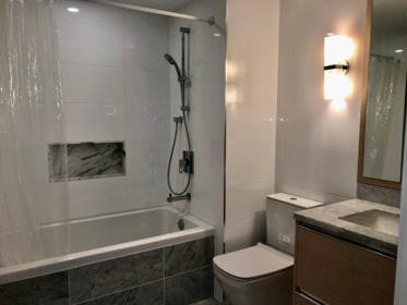 Primary Bathroom Photo of 513 508 W 29th Avenue, Vancouver, BC