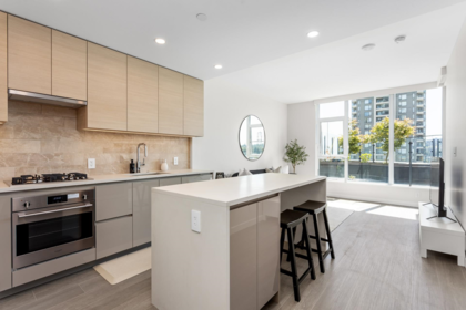 601 2186 Gilmore Avenue, Burnaby, BC, Burnaby — Apartment/Condo for sale