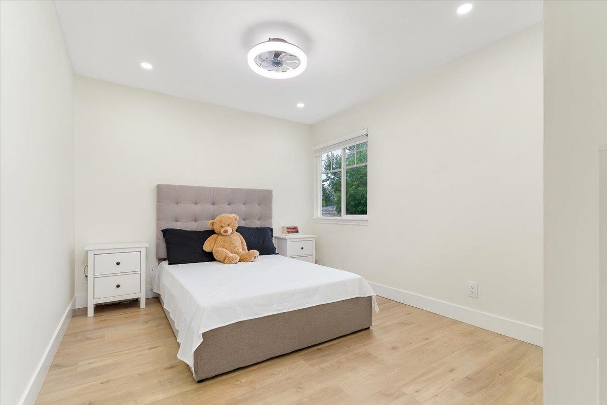 Guest Bathroom Photo of 5061 223a Street, Langley, BC