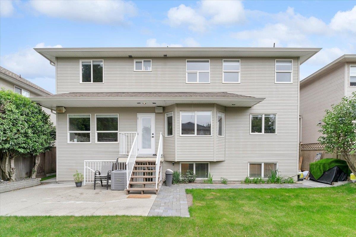 Hallway Photo of 5061 223a Street, Langley, BC