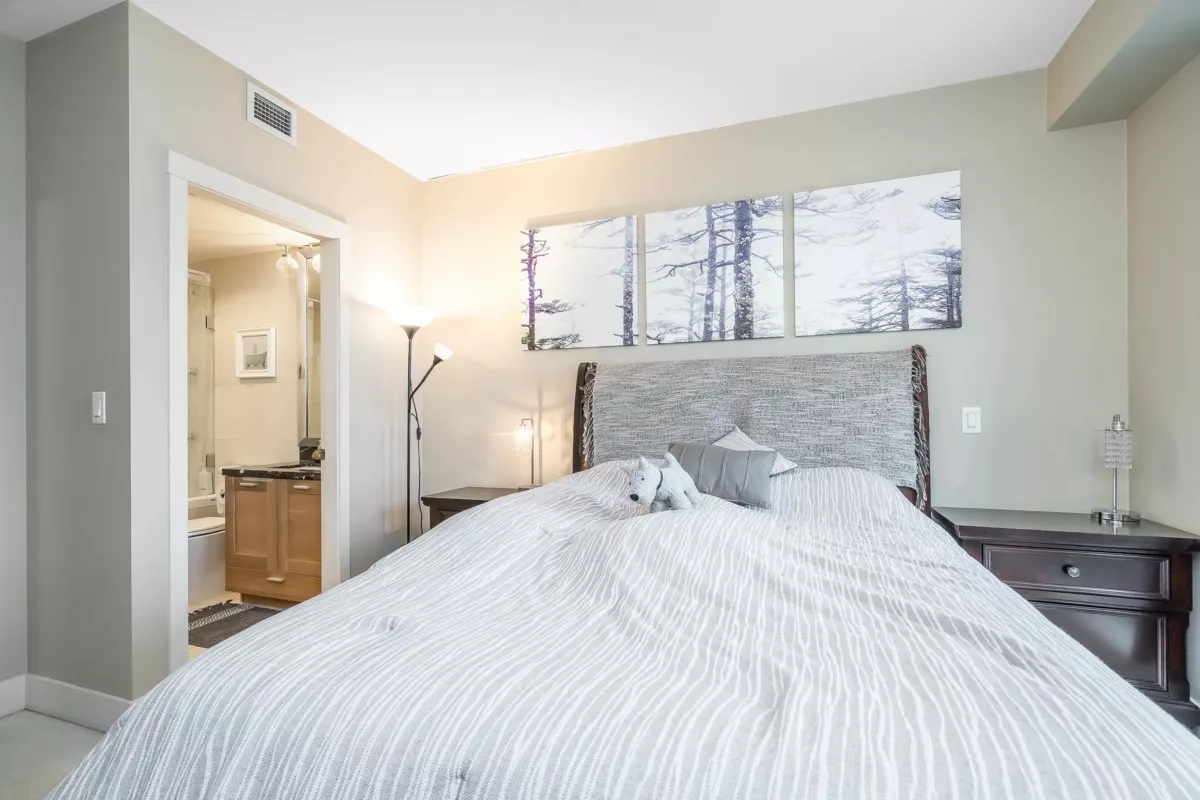 Basement Recreation Room Photo of 1106 15152 Russell Avenue, White Rock, BC