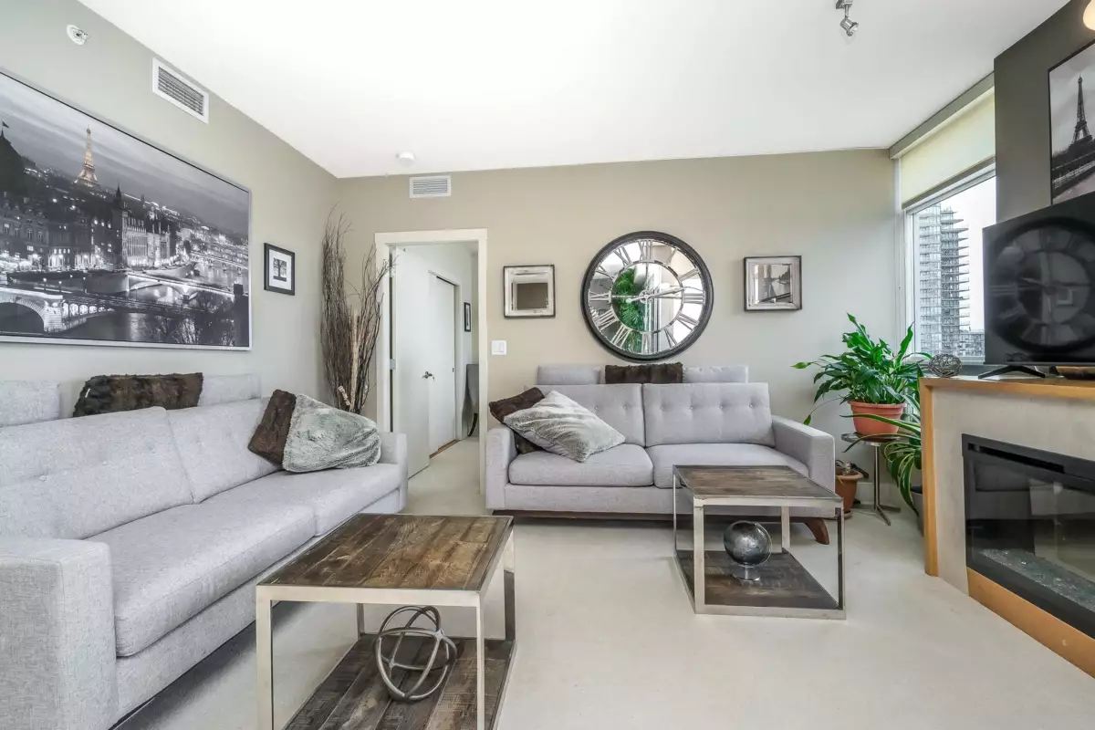 Bedroom 2 Photo of 1106 15152 Russell Avenue, White Rock, BC