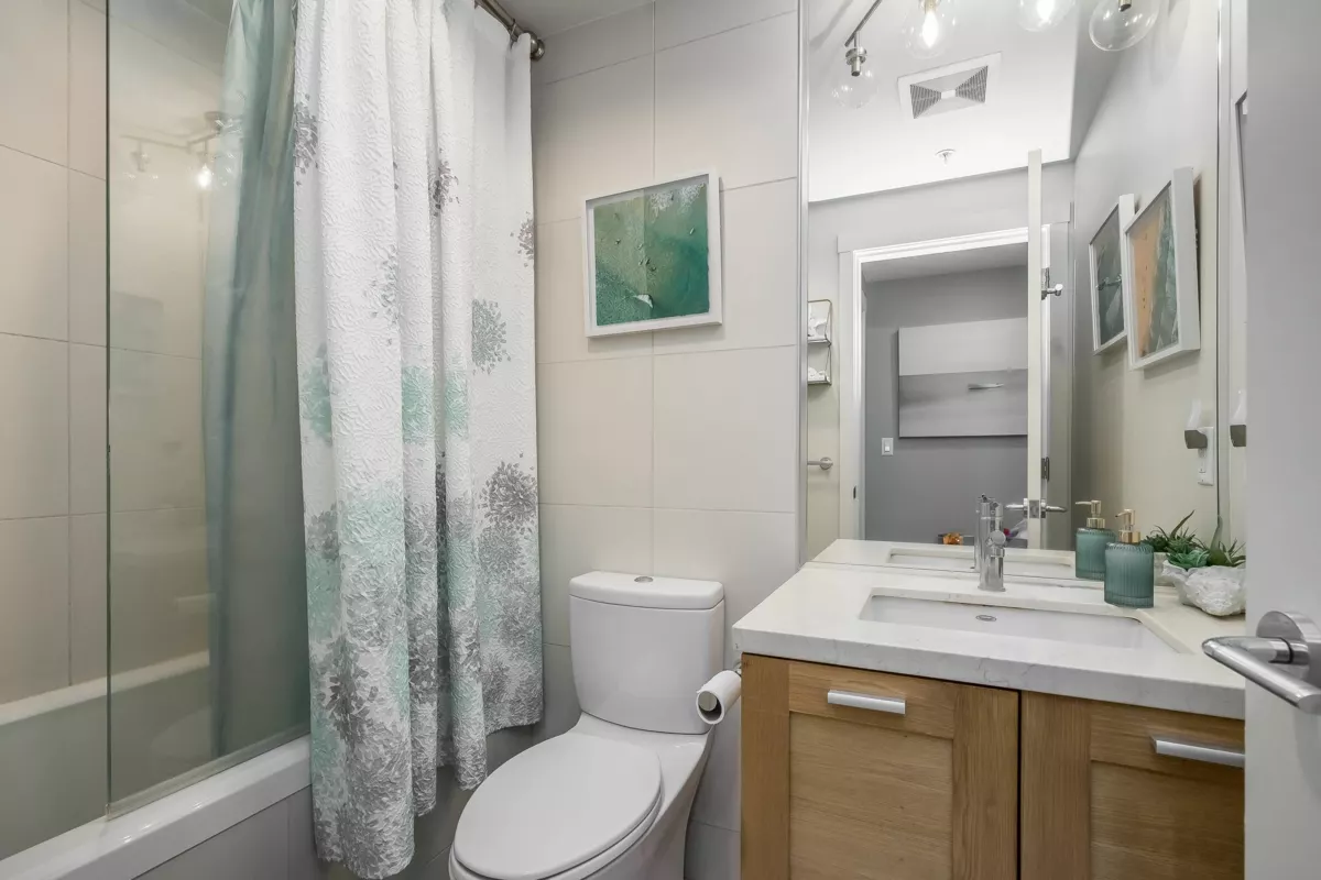 Bedroom 3 Photo of 1106 15152 Russell Avenue, White Rock, BC