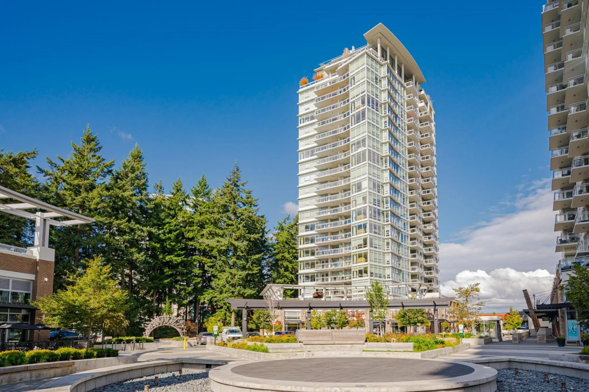 Exterior Front Photo of 1106 15152 Russell Avenue, White Rock, BC