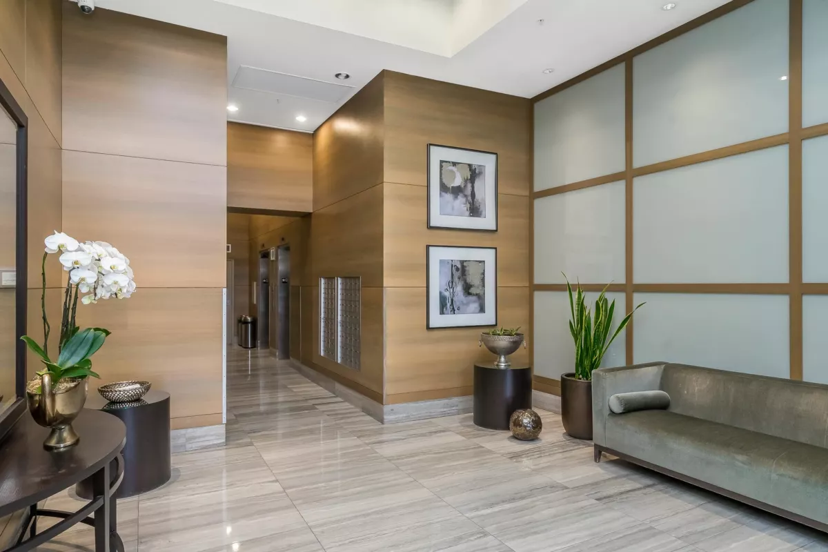 Family Room Photo of 1106 15152 Russell Avenue, White Rock, BC