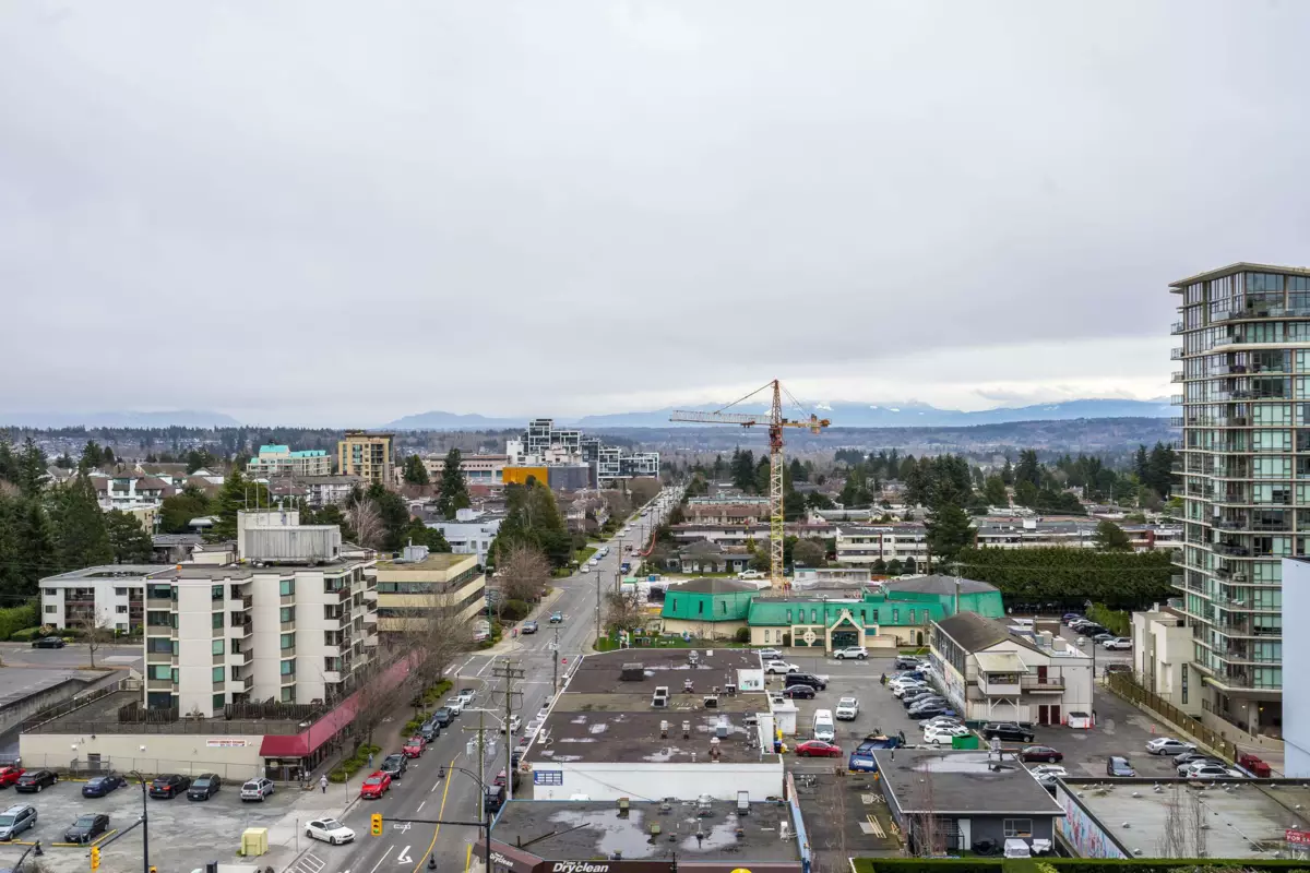 Garage Interior Photo of 1106 15152 Russell Avenue, White Rock, BC