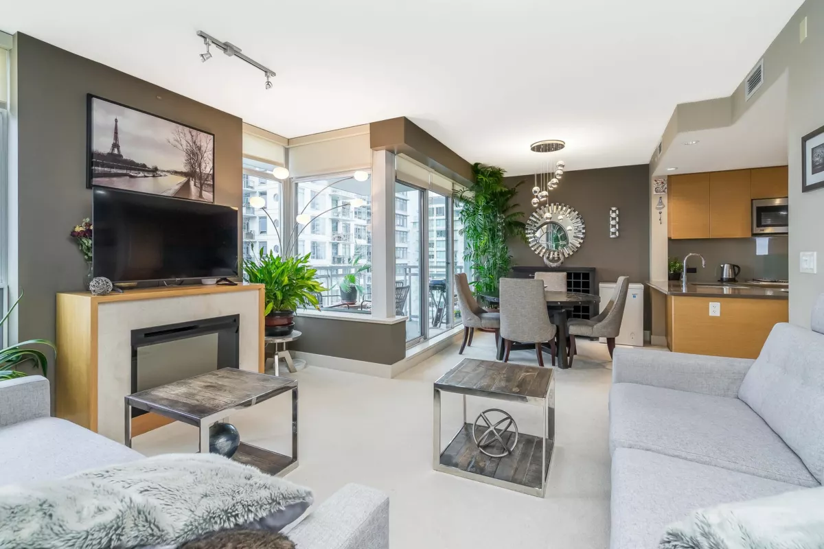 Primary Bathroom Photo of 1106 15152 Russell Avenue, White Rock, BC