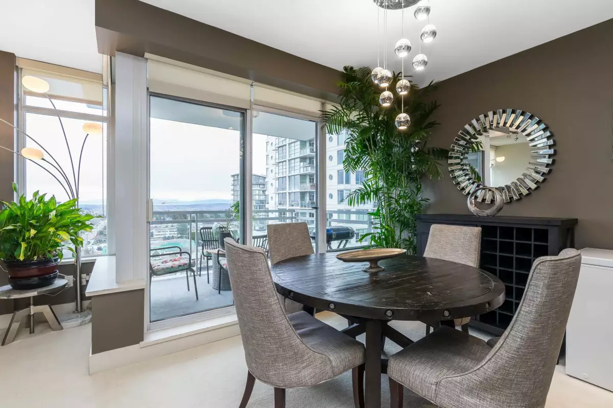 Primary Bedroom Photo of 1106 15152 Russell Avenue, White Rock, BC