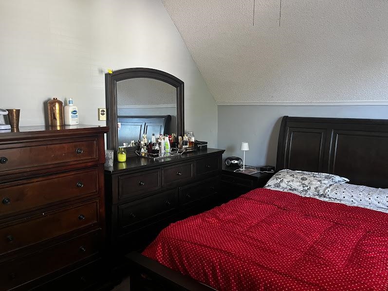 Kitchen Island Photo of 13202 67 Avenue, Surrey, BC