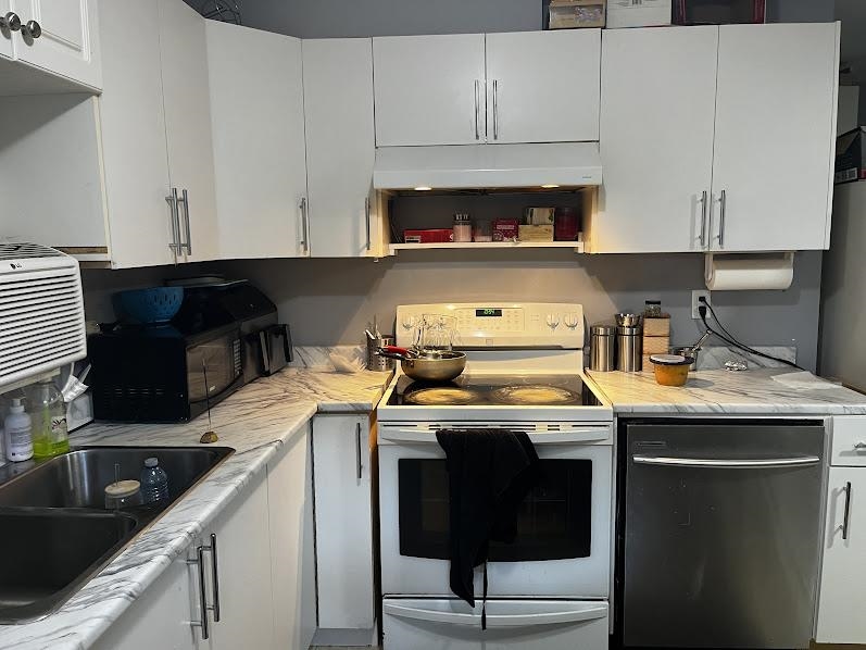 Primary Bathroom Photo of 13202 67 Avenue, Surrey, BC