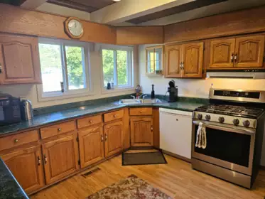 Kitchen Island Photo of 19850 48 Avenue, Langley, BC