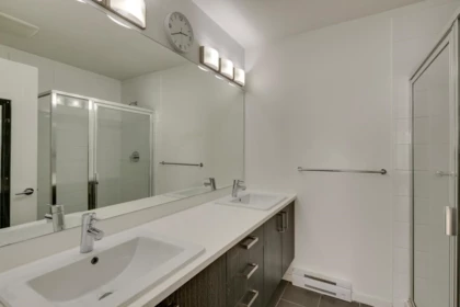 Mudroom Photo of 39 18681 68 Avenue, Surrey, BC