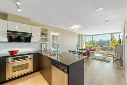 1806 4178 Dawson Street, Burnaby, BC, Burnaby — Apartment/Condo for sale