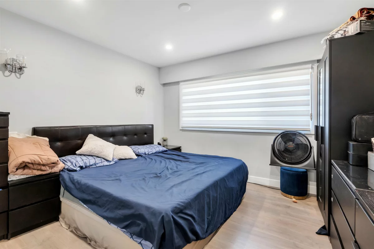 Kitchen Island Photo of 1677 Eastern Drive, Port Coquitlam, BC
