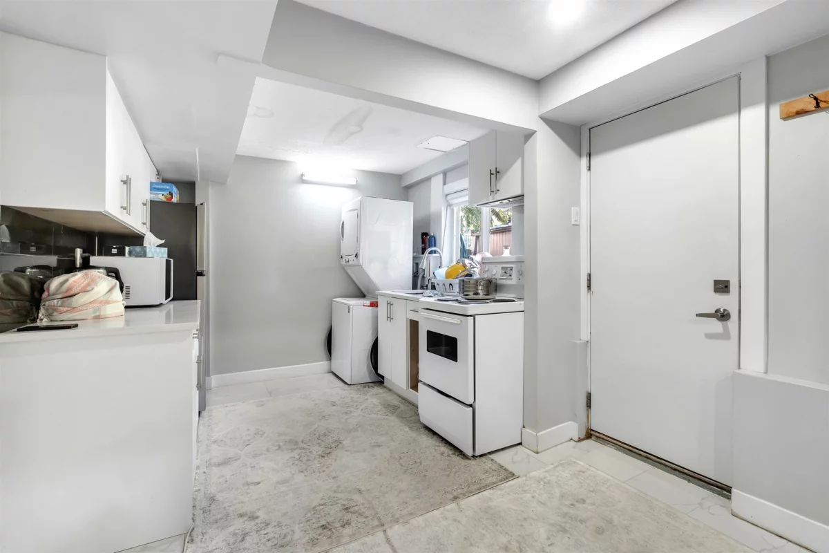 Kitchen Photo of 1677 Eastern Drive, Port Coquitlam, BC