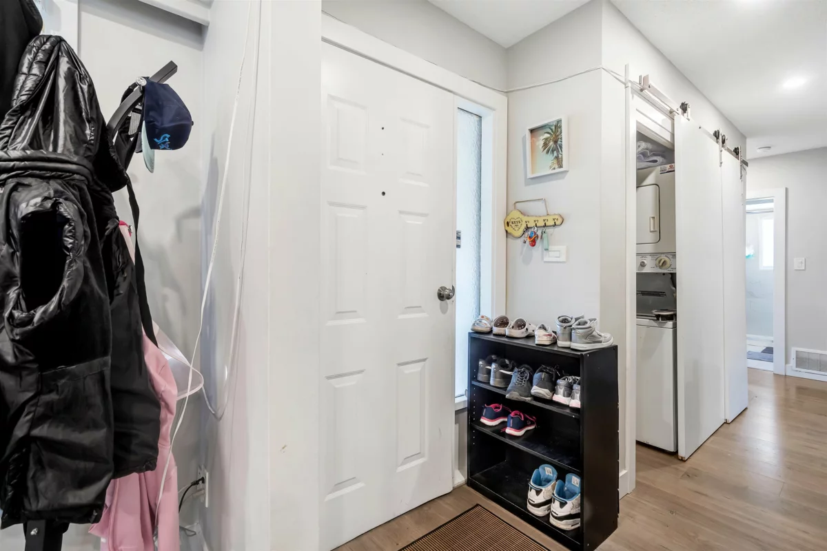 Powder Room Photo of 1677 Eastern Drive, Port Coquitlam, BC