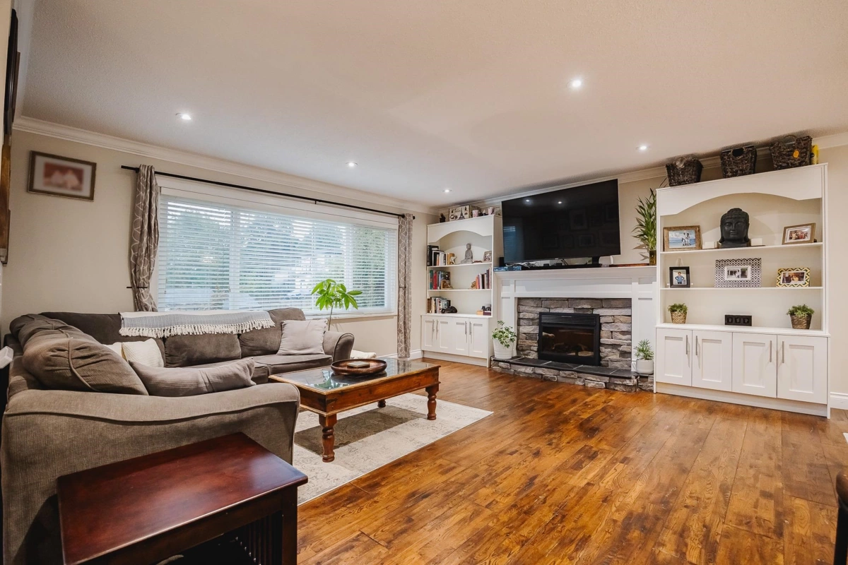 Breakfast Nook Photo of 10356 Skagit Drive, Delta, BC