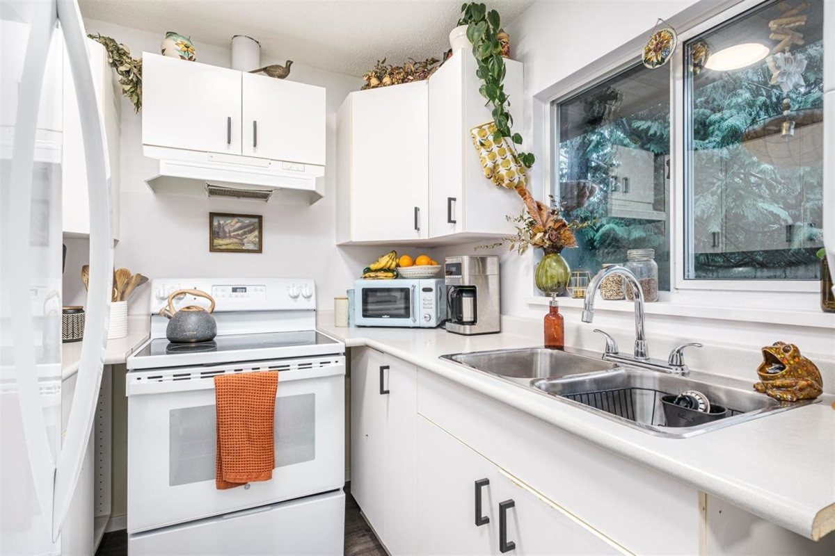 Office / Den Photo of 6780 Marine Drive, West Vancouver, BC