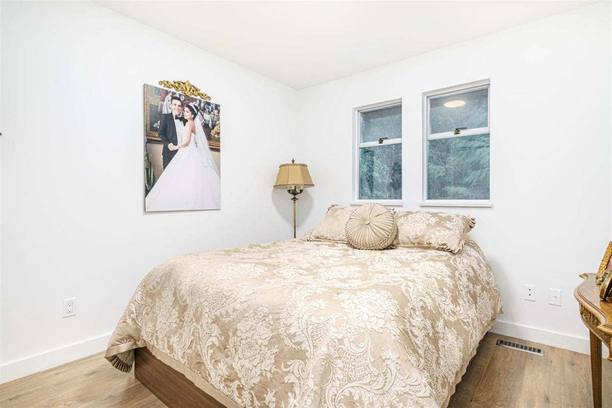 Primary Bathroom Photo of 6780 Marine Drive, West Vancouver, BC