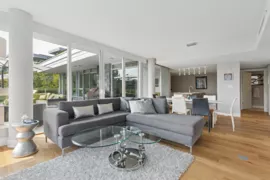 201 908 Keith Road, West Vancouver, BC