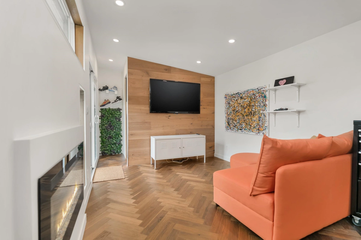 Entry Foyer Photo of 960 Thermal Drive, Coquitlam, BC