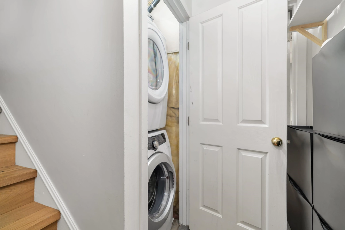 Front Yard Photo of 960 Thermal Drive, Coquitlam, BC