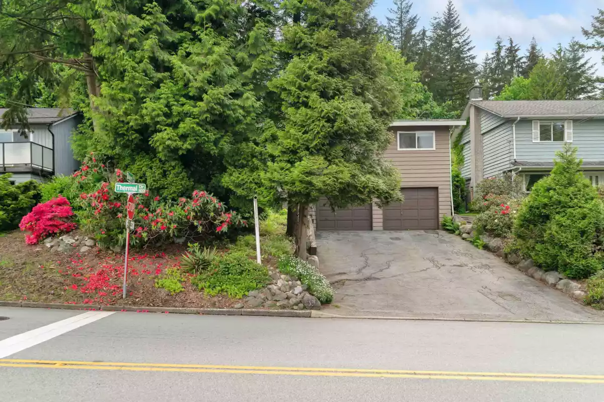 Living Room Photo of 960 Thermal Drive, Coquitlam, BC