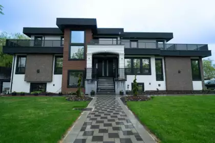 22839 Purdey Avenue, Maple Ridge, BC, East Central — 10 bed single family residence for sale