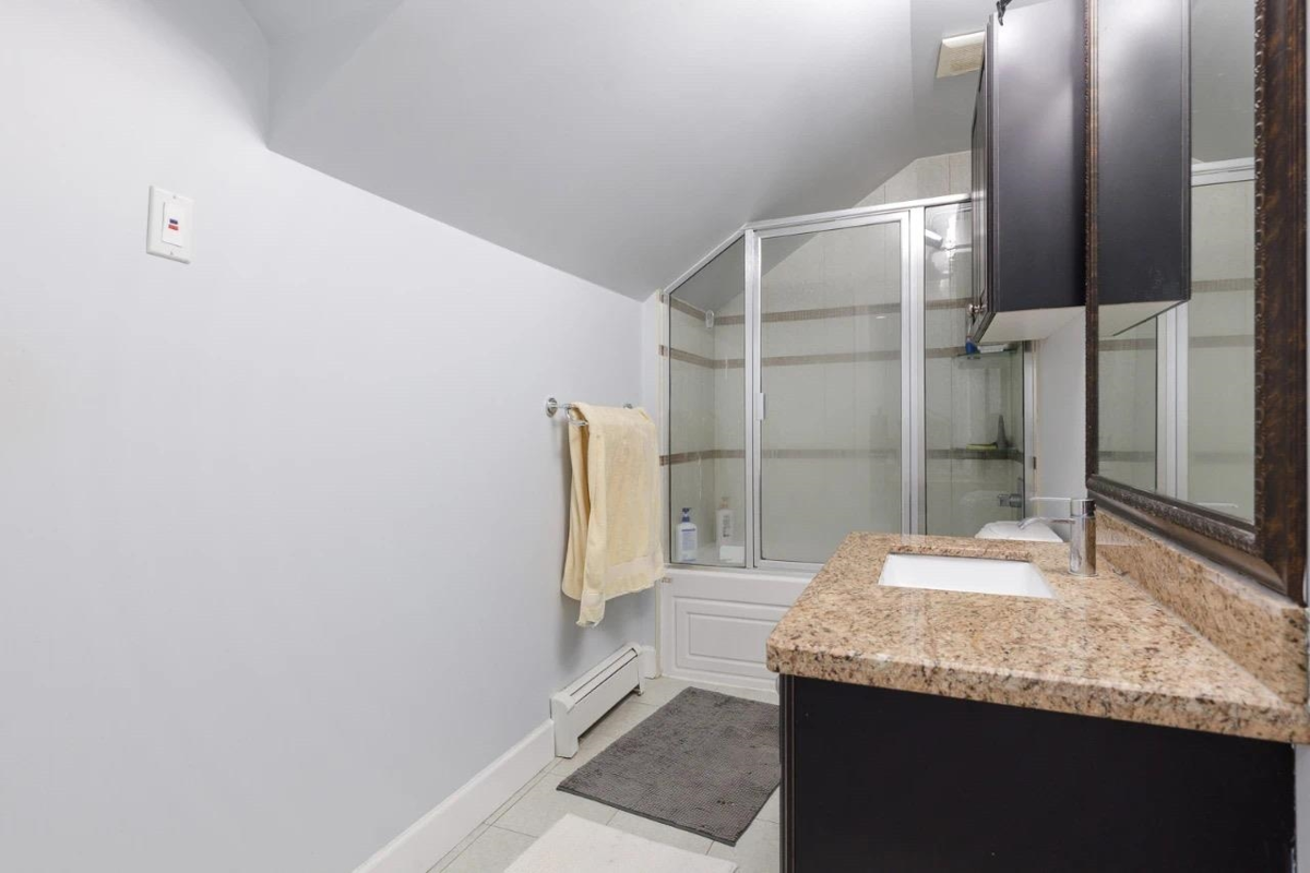 Garden / Landscaping Photo of 10302 Main Street, Delta, BC