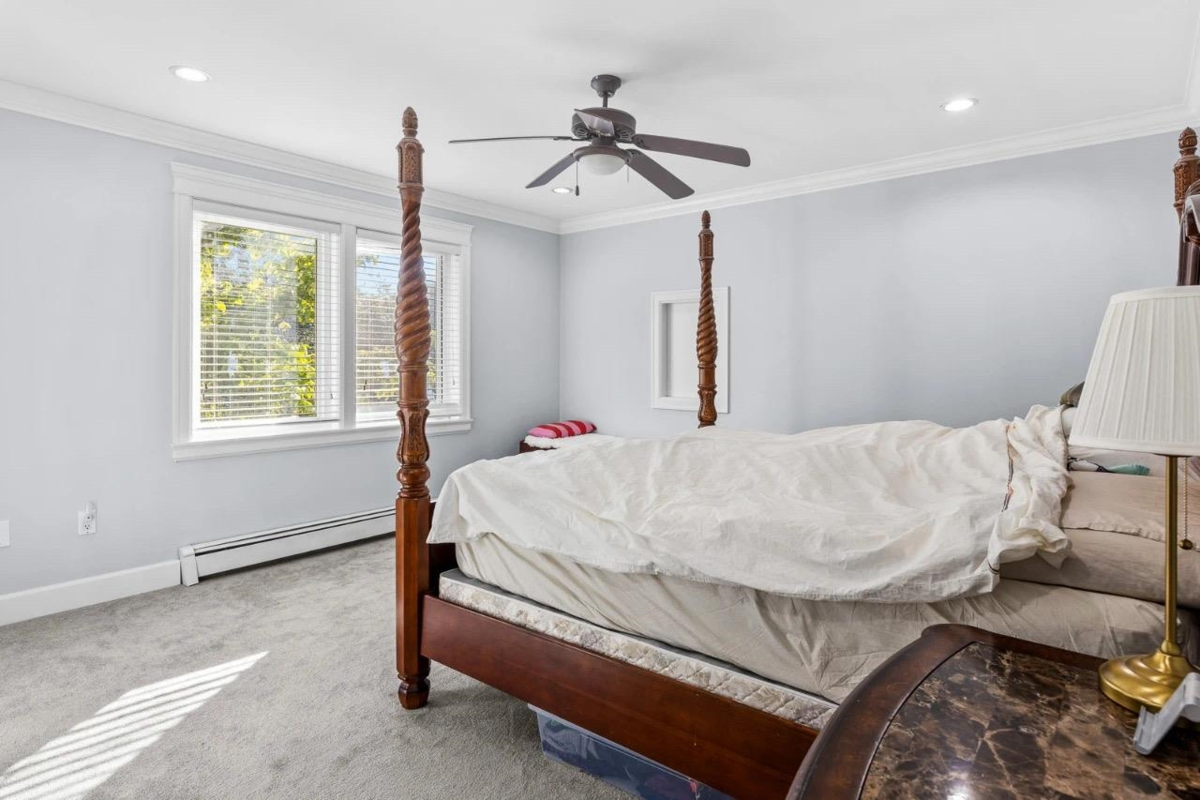 Guest Bathroom Photo of 10302 Main Street, Delta, BC