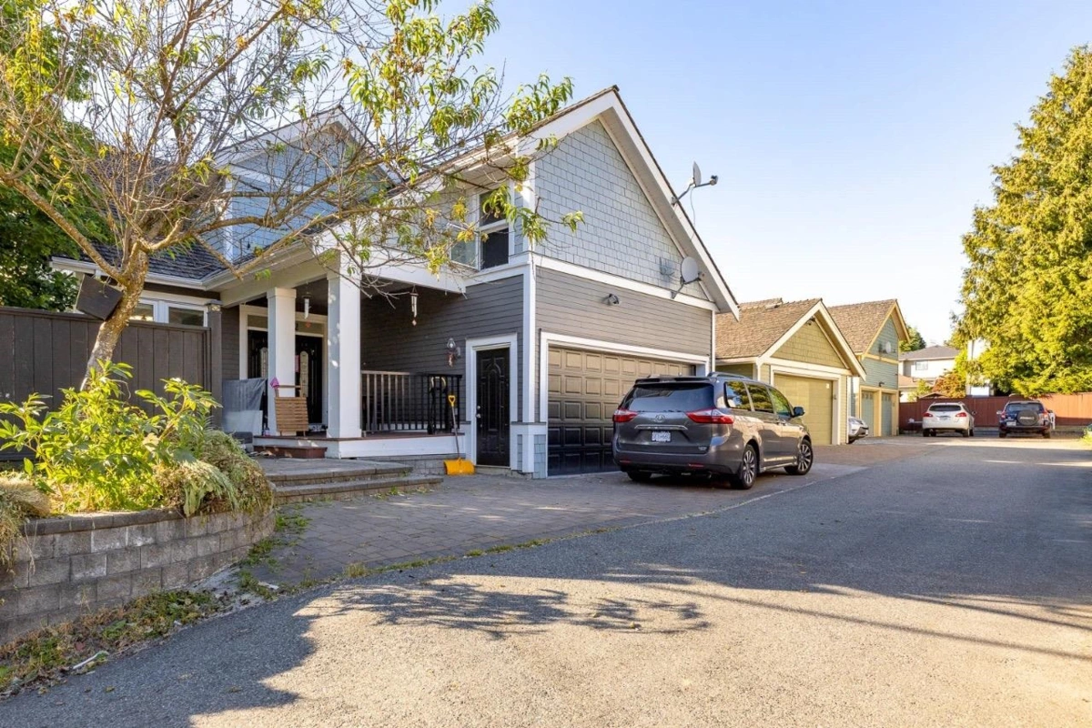 Hot Tub / Spa Photo of 10302 Main Street, Delta, BC