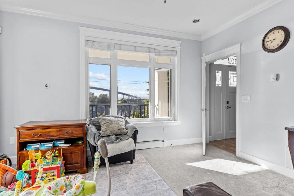 Primary Bathroom Photo of 10302 Main Street, Delta, BC