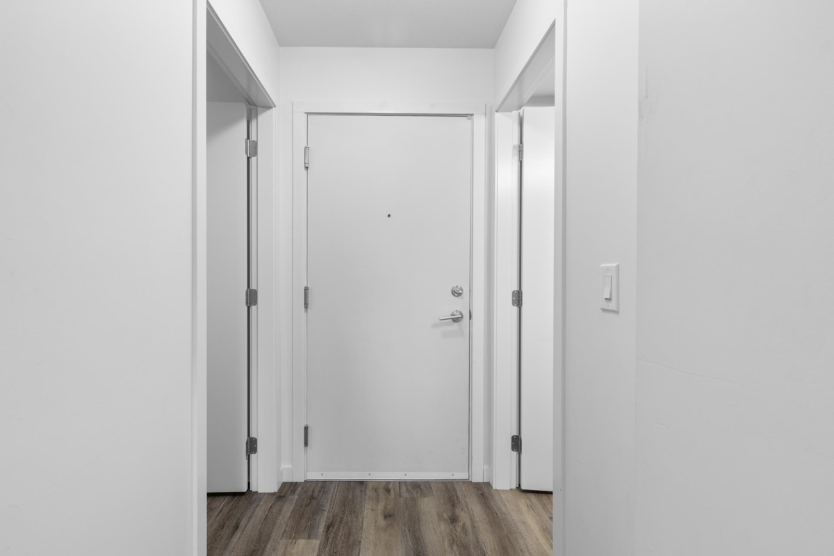 Primary Bathroom Photo of 203 725 Academy Way, No City Value, BC