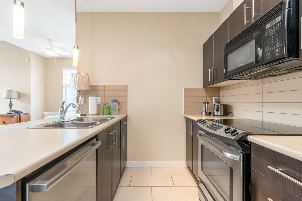 Breakfast Nook Photo of 216 33546 Holland Avenue, Abbotsford, BC