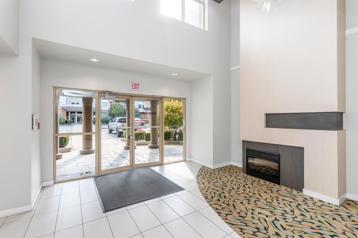 Family Room Photo of 216 33546 Holland Avenue, Abbotsford, BC