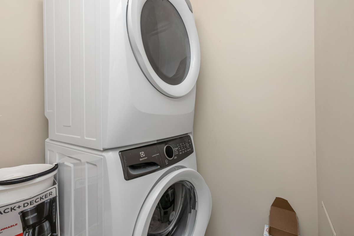 Garage Interior Photo of 216 33546 Holland Avenue, Abbotsford, BC