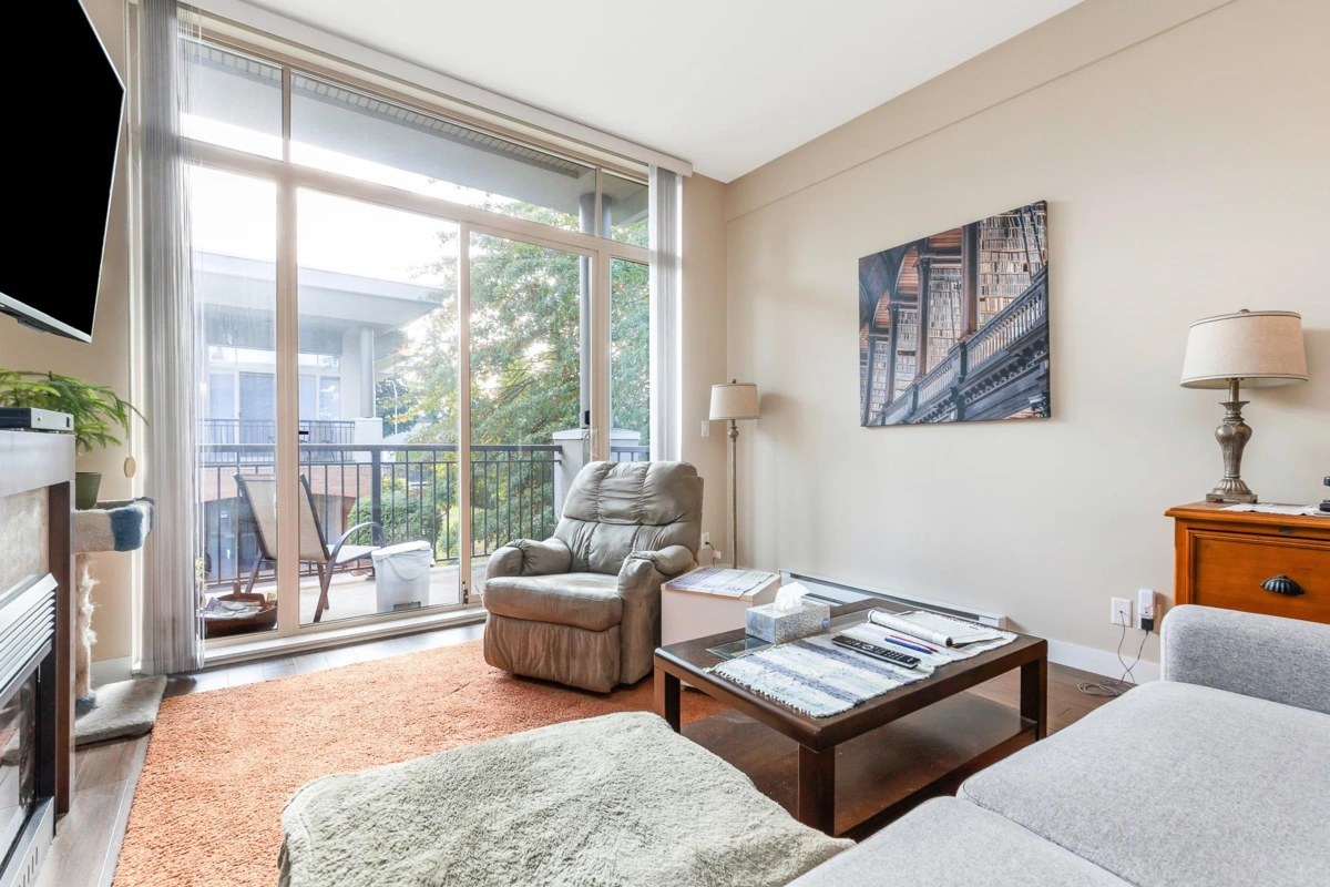 Guest Bathroom Photo of 216 33546 Holland Avenue, Abbotsford, BC