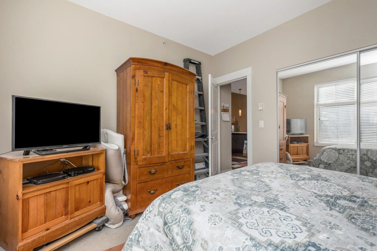 Hallway Photo of 216 33546 Holland Avenue, Abbotsford, BC